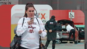 Fioroasa! Fosta iubită a lui Alex Bodi e însărcinată în 7 luni, dar și-a încordat ”mușchii” pe un paznic!