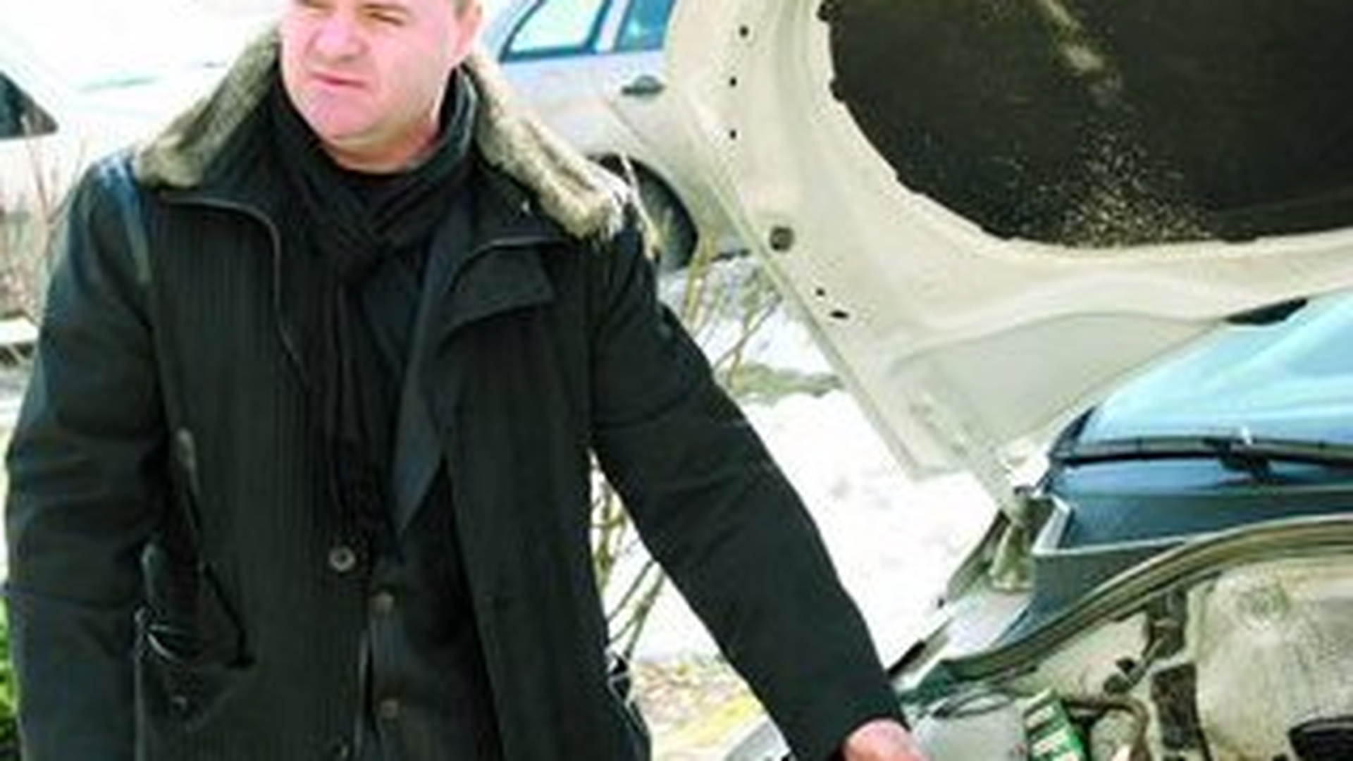 I-au vandut apa in loc de benzina