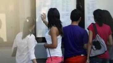 BACALAUREAT 2013. Jumatate dintre liceenii care au dat BAC-ul in sesiunea speciala au picat examenul