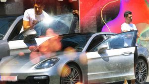 Ginerele lui Traian Băsescu, patronașul Tomată, și-a luat Panamera țiplă de 120.000 €!