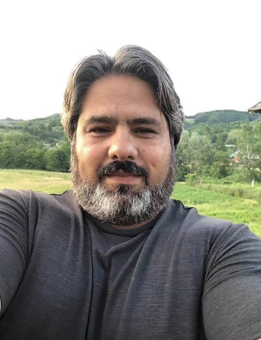 Ce s-a ales de Costel Busuioc, supranumit ”Pavarotti din Carpați”. Cu ce se ocupă acum românul care a câștigat marele premiu la un concurs de talente din Spania