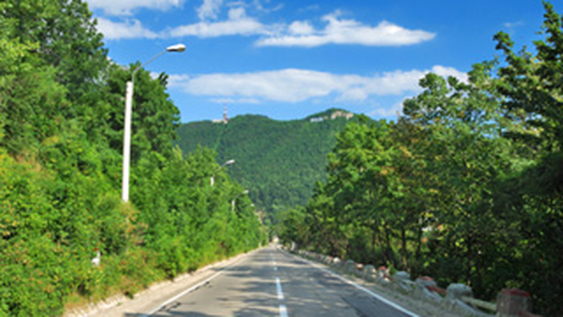 Doi copii, de 5 si 6 ani, au plecat pe jos de la Ghimbav la Brasov! Unul dintre ei voia sa-si vada mama!