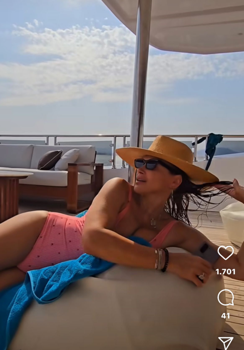 Cum arată Monica Bîrlădeanu în costum de baie, la 45 de ani. Fanii au crezut că nu văd bine!