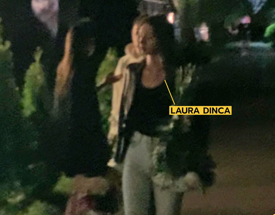 Laura Dincă sosește la petrecerea burlăcițelor