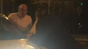 Scandal de Revelion, în Capitală! Ce a păţit un taximetrist care a refuzat să oprească. Clientul s-a aruncat în faţa maşinii, iar ce a urmat întrece orice fel de imaginaţie