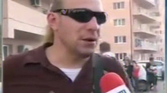Fostul acordeonist de la Spitalul de Urgenta, Vali Craciunescu, locuieste in complexul rezidential afectat de incediu in sectorul 3: "De patru ani stau aici, nu pot invinovati administratia pentru ce s-a intamplat"