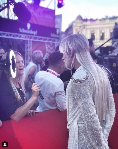 Conchita Wurst și-a schimbat look-ul radical și și-a pus extensii. Nu o recunoști pe câștigătoarea “Eurovision” 2014