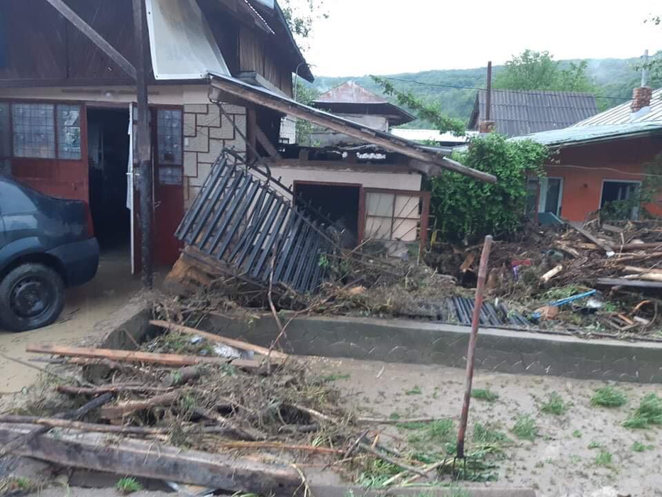 Imagini apocaliptice în Ialomița, unde mai multe case au fost inundate. E COD PORTOCALIU de inundații