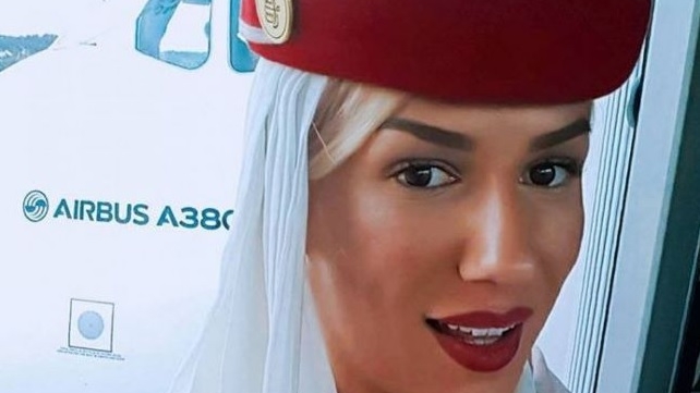 Stewardesa româncă din Dubai, medaliată cu aur la cel mai tare concurs de fitness din lume! Cum arată când se dezbracă de hainele sobre