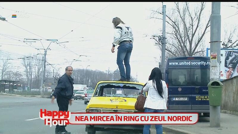 S-a întâmplat în Bucureşti în! Un luptător de wrestling a vrut să bată un taximetrist şi i-a făcut praf maşina