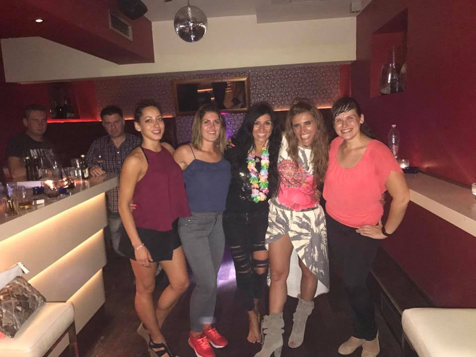 Deşi a devenit mult mai retrasă după aventura cu soţul Nicoletei Luciu, Kinga îşi urmează mai departe pasiunea pentru sport!
