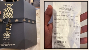 Răzvan din Iași a crezut că a cumpărat un parfum de 1.198 de lei din Palas Mall, cadou pentru nevasta lui. Când soția a desfăcut ambalajul, să cadă din picioare. Ce era înăuntru, de fapt