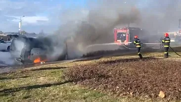 Incendiu pe DN 1! O mașină a luat foc lângă Aeroportul Băneasa