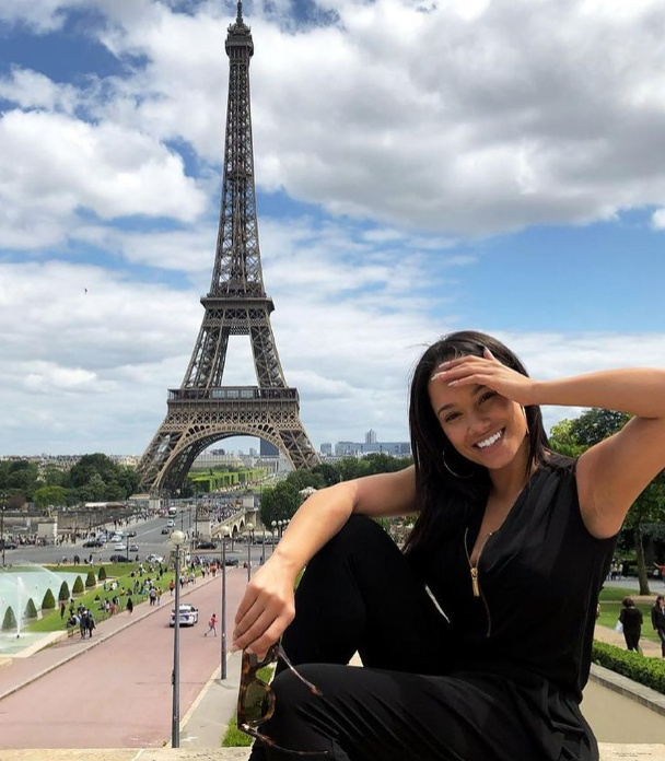 Ce „bunăciune”! Imagini incendiare cu iubita lui Karim Benzema, starul lui Real Madrid. A lucrat ca ospătăriță, iar acum este model în SUA | GALERIE FOTO