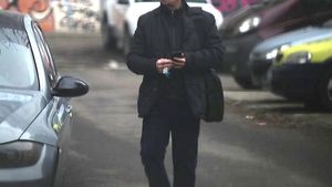 Aventurile celebrului ”Portocală” în ultimele două zile. Ex-procurorul Negulescu a ieşit camuflat din casă, a sudat ţigară de la ţigară şi s-a întâlnit cu...