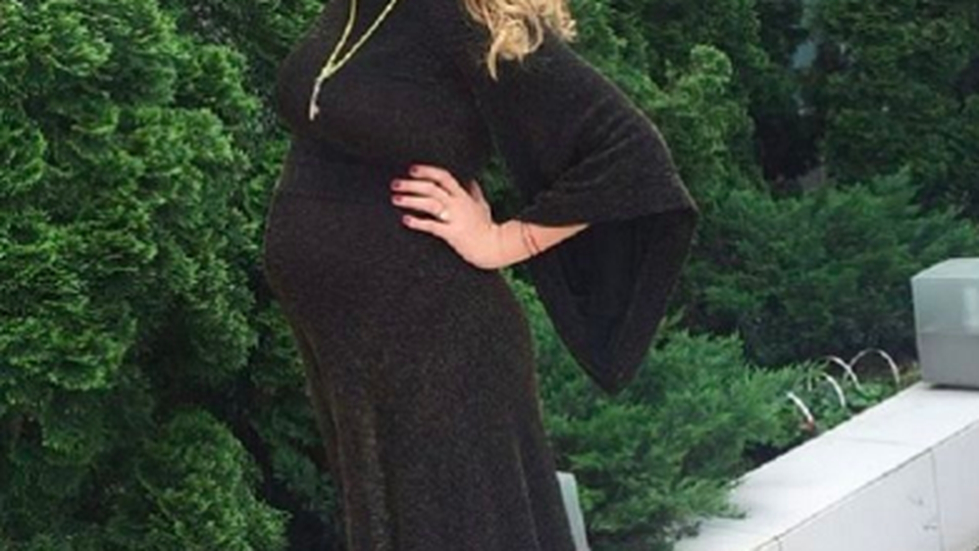 Valentina Pelinel radiază de fericire de când este gravidă. Cum a fost fotografiată blondina