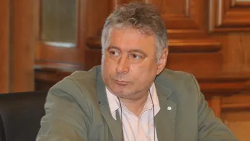 Iubita lui Madalin Voicu s-a facut femeie de afaceri! Sexy-pictorita a fost influentata de copiii sai sa ia aceasta decizie!