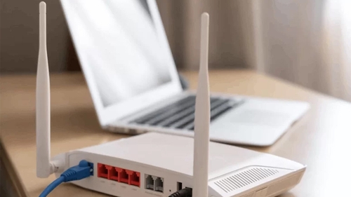 Cele 2 electrocasnice care nu trebuie ținute aproape de router-ul Wi-Fi. Mulți români fac această greșeală