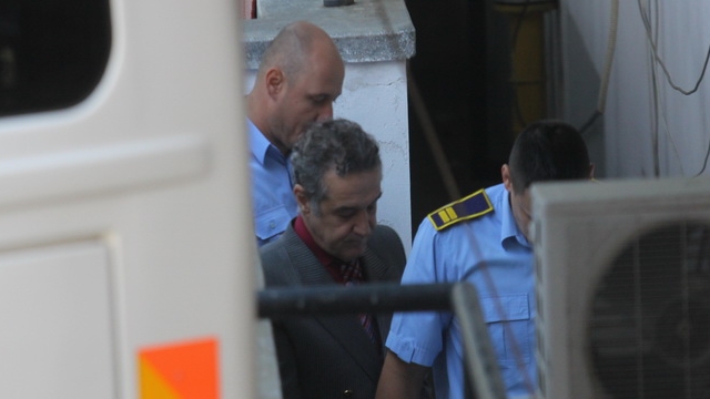 Adio butoni de aur si degete de pianist! Mainile lui Gigi Becali o sa fie distruse in puscarie daca se va intampla asta!