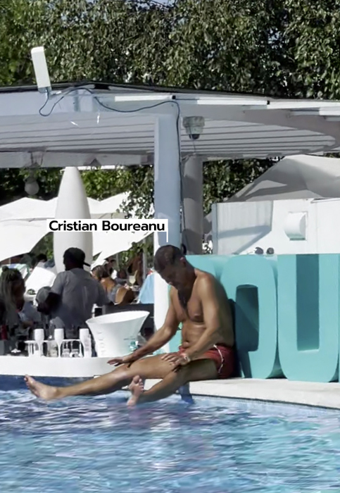 Cristian Boureanu, singur-singurel la piscină