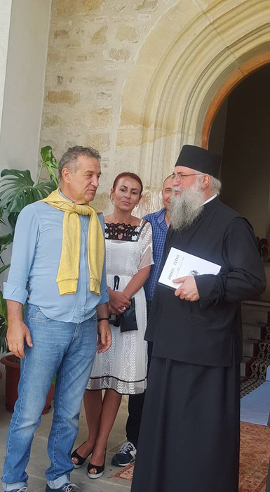 GIGI BECALI s-a retras la mănăstire alături de LUŢU! Iată cum a apărut finanţatorul Stelei