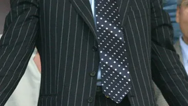 CEL MAI SPUMOS VIDEO Gigi Becali, show de zile mari in fata palatului de milioane de euro! Eu am niste trairi de om! Daca vreau sa cant, cant, daca simt ca vreau sa dansez, dansez