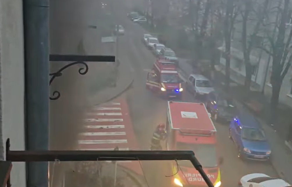 Explozie puternică într-un bloc din Focșani, urmată de incendiu. Informații de ultimă oră/ sursă foto: social media