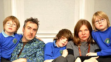 O familie de romi s-a stabilit ilegal in casa unui cuplu britanic