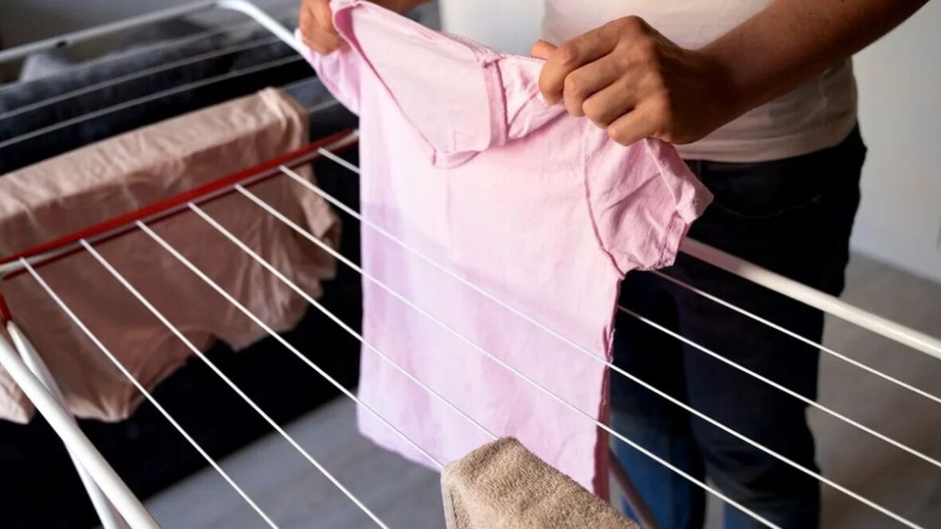 Ce presupune metoda japoneză de a usca hainele mai repede iarna. Cum trebuie așezate, de fapt