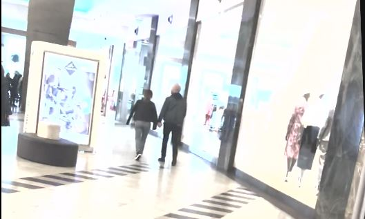 Sânziana Negru și noul ei iubit se plimbă prin mall