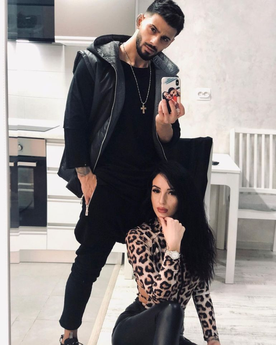 Paul de la Puterea Dragostei și-a asumat relația cu o brunetă focoasă! Cine este femeia care i-a cucerit inima