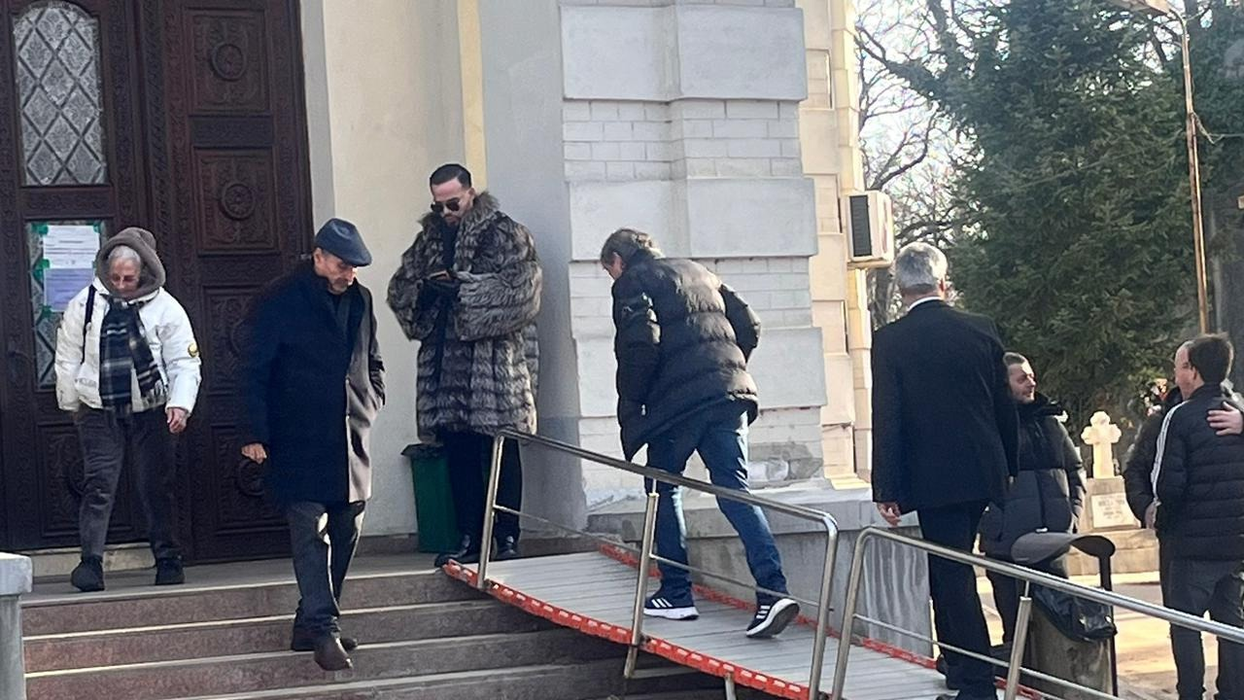 Tatăl Loredanei Groza, înmormântat la cimitirul Bellu. Familia și apropiații își iau rămas-bun într-un mod special