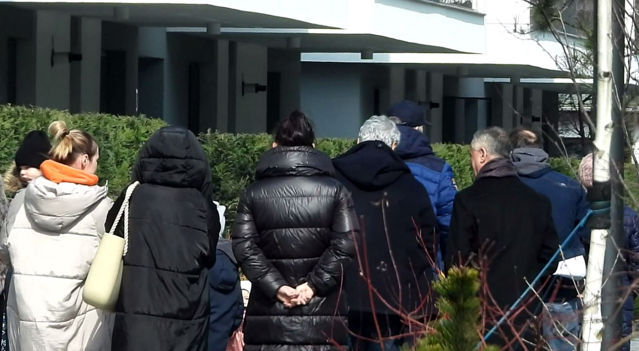 Mircea Lucescu s-a întors în România și a fost asaltat de prieteni, dar și de necunoscuți