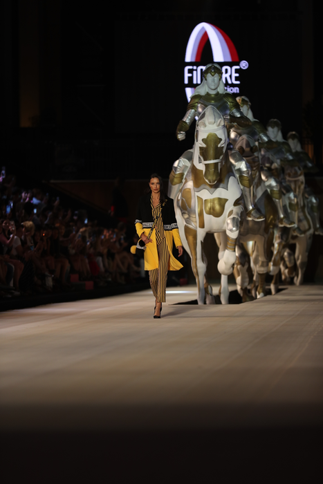 Conceptul  Dosso Dossi Fashion Show a luat naştere în urmă cu 15 ani, în 2002, şi aparţine omului de afaceri Ahmet Eraslan