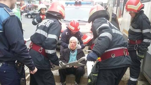ULTIMA ORA! Accident grav in Bucuresti! O femeie a fost prinsa sub rotile unui tramvai!