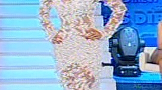 Uite ce rochie de mireasa sexy si-a ales viitoarea sotia Burlacului! E aproape transparenta!