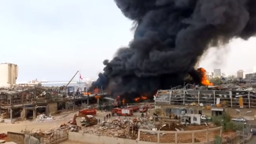 Capitala Libanului este lovită din nou! Incendiu uriaș la un depozit din Beirut, la o lună după explozia devastatoare