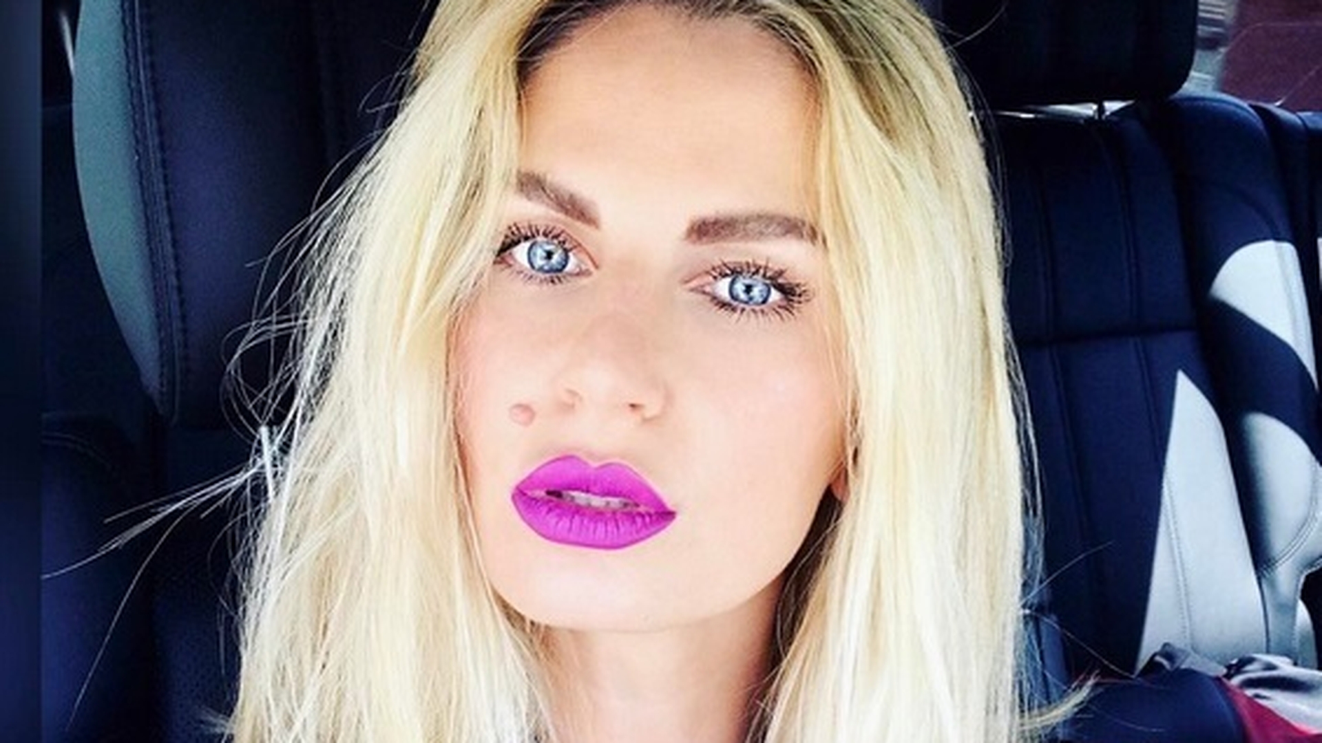 Andreea Bănică, poză de colecţie cu fetiţa şi băieţelul ei! Sofia e un ajutor de nădejde pentru artistă 