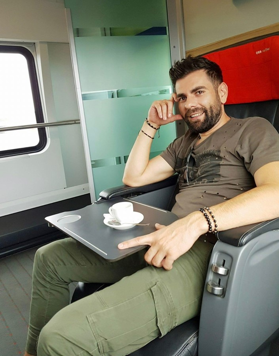 Sorin Vlădan, proprietarul casei de amanet care ar fi prejudiciat-o pe Cristina Preda (SURSA FOTO: INSTAGRAM)