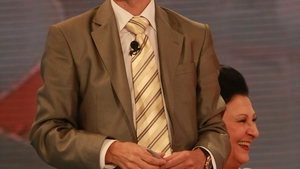 Diaconescu nu se poate adapta la viata de somer! Se culca tot la 9 dimineata si se chinuie sa devina din moderator, telespectator!