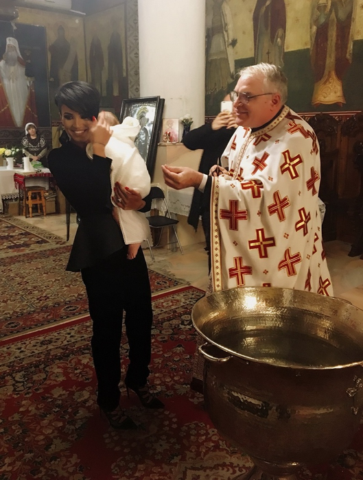 ADELINA PESTRIŢU a devenit naşă pentru a doua oară! Imagini de senzaţie cu iubita lui SPEAK