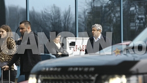 Mircea Lucescu şi soţia sa, vizită fulger în România. Neli ”ia foc” când...
