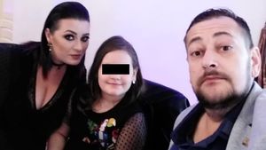 Mama lui Răzvan de la Oradea își strigă disperată durerea după moartea manelistului. Era singur la părinți