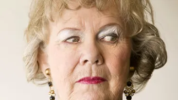 O soacra de cosmar! Si-a batut ginerele cu farasul