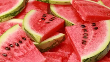 Beneficiile pepenelui roşu. Fructul-vedetă al verii are o mulţime de beneficii pentru sănătate