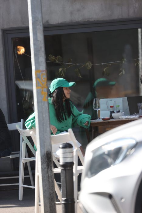 Inna a dat restaurantele de top pe terasa de la colțul străzii (Foto: CANCAN.RO)
