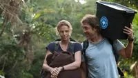 Charlize Theron, goală-puşcă în cel mai nou film! Actriţa şi-a lăsat la vedere toate părţile intime şi face sex sălbatic cu soţul lui Penelope Cruz VIDEO