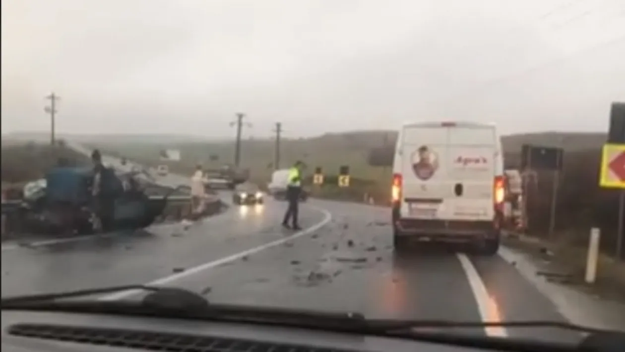 Bihor: Doi morți și doi răniți, după ce o autobetonieră a izbit violent o maşină