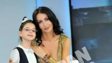 Micuta Mara isi complimenteaza colega de platou: Mihaela Radulescu e o tipa super, o femeie foarte deschisa!