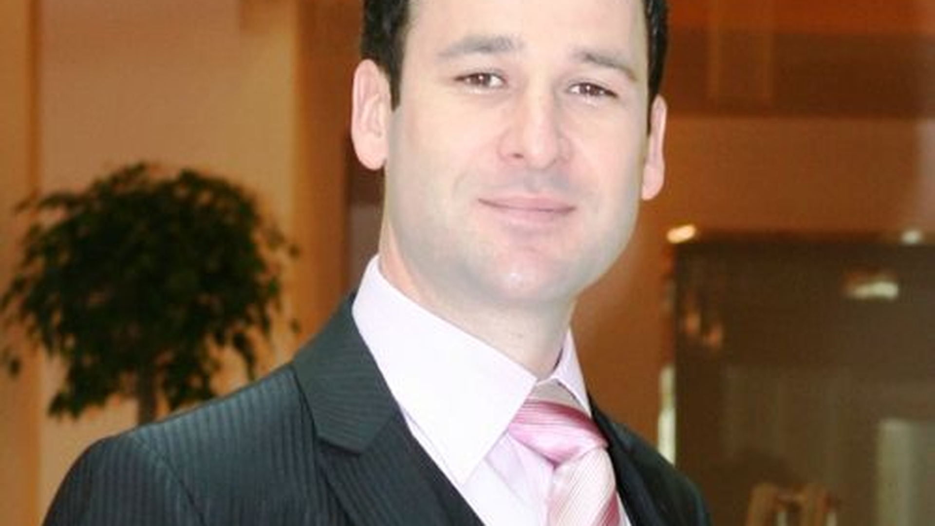 Robert Negoita, tun de 10 milioane de euro! Primarul Sectorului 3 a largit trotuare ca sa-i dea bani lui Prigoana!
